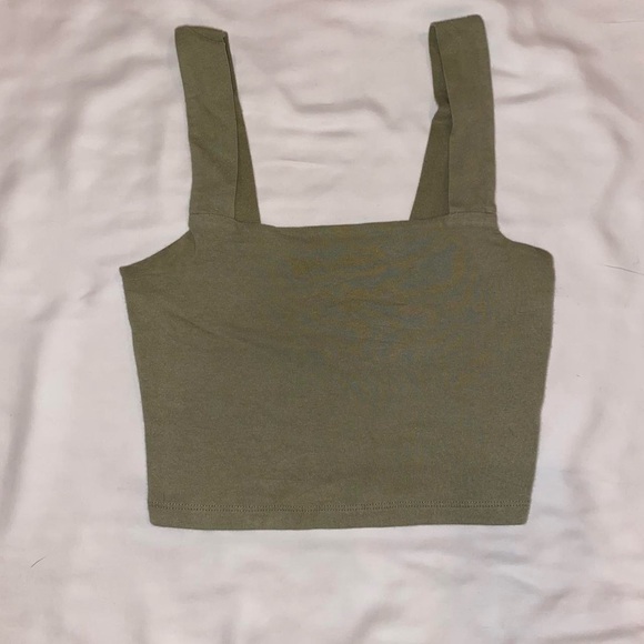 green cropped tank - Picture 1 of 2